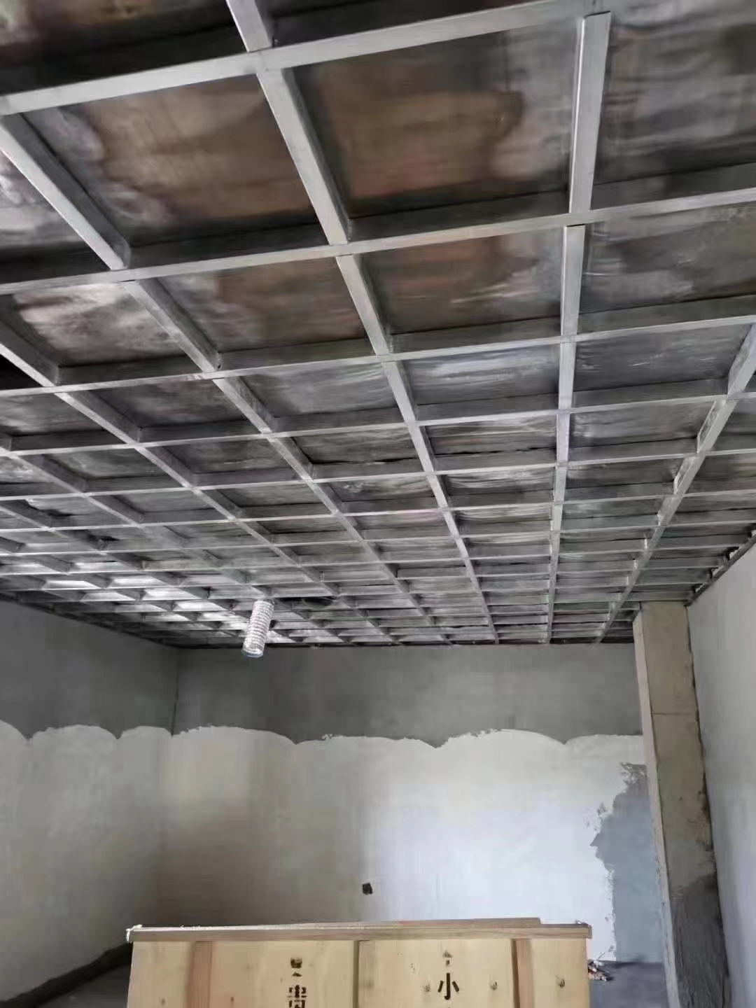 顶棚铅板施工现场